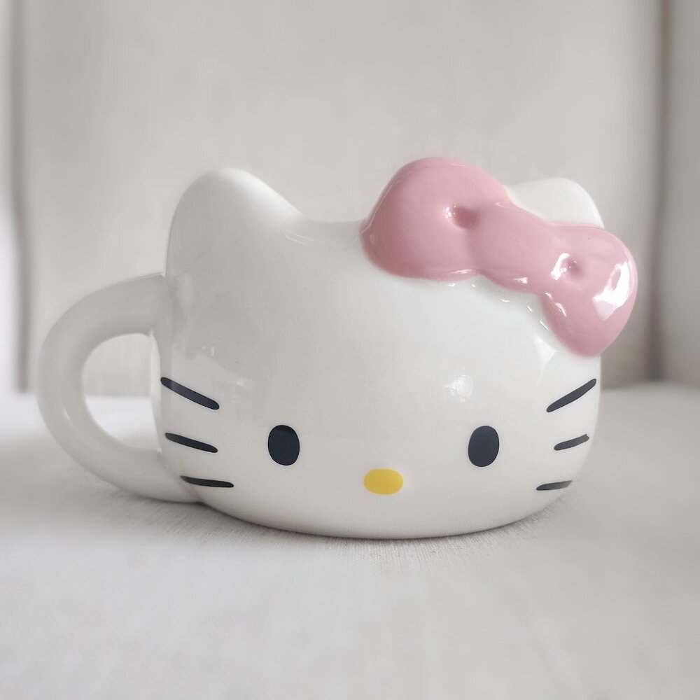 Hello Kitty Mug with Pink Bow With Hello Kitty Cafe paper bag Great for gifting